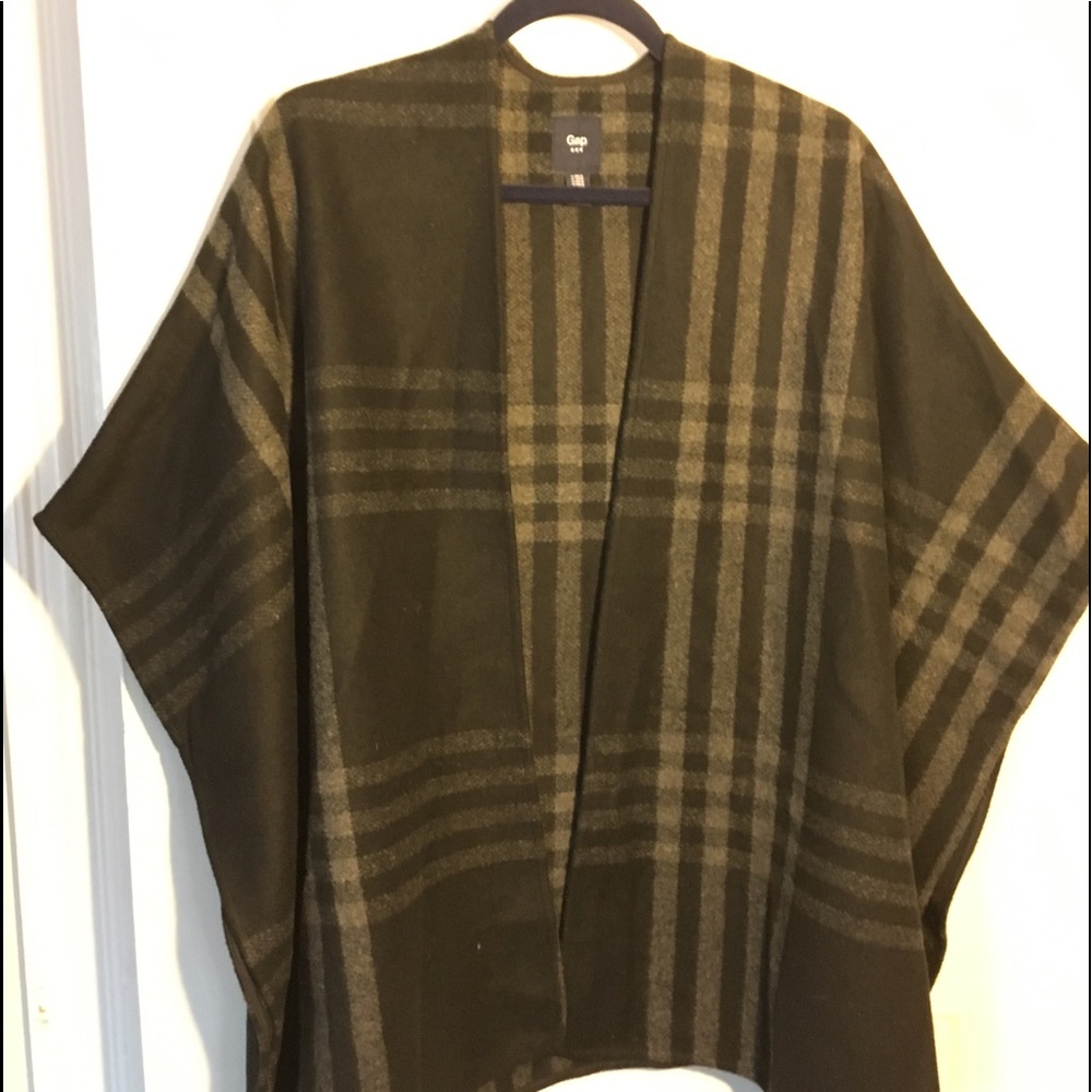 Gap 3/4 Sleeve Shall